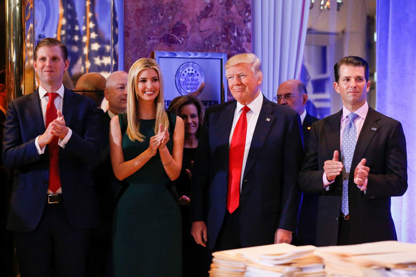 Trump, junto a sus hijos Erik, Ivanka y Donald, en un acto electoral 