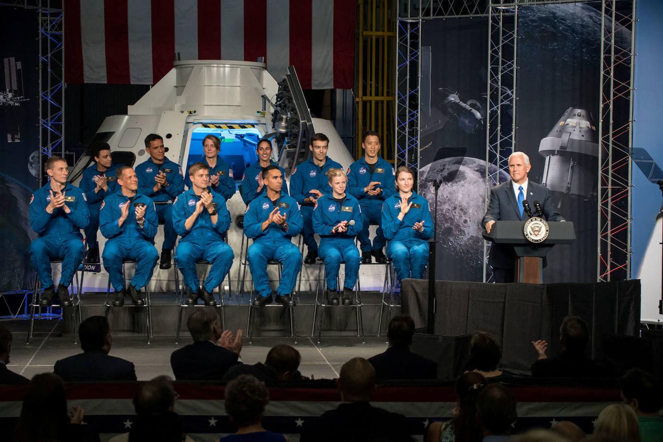 El vicepresidente Pence se dirige al público en un acto de la NASA