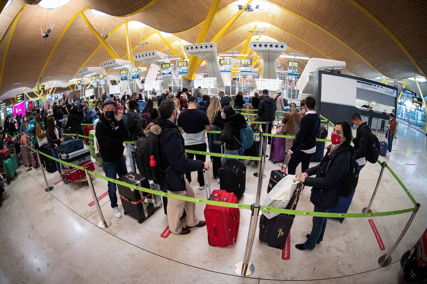 Las multas para los viajeros que lleguen sin PCR ascenderán a 6.000 euros