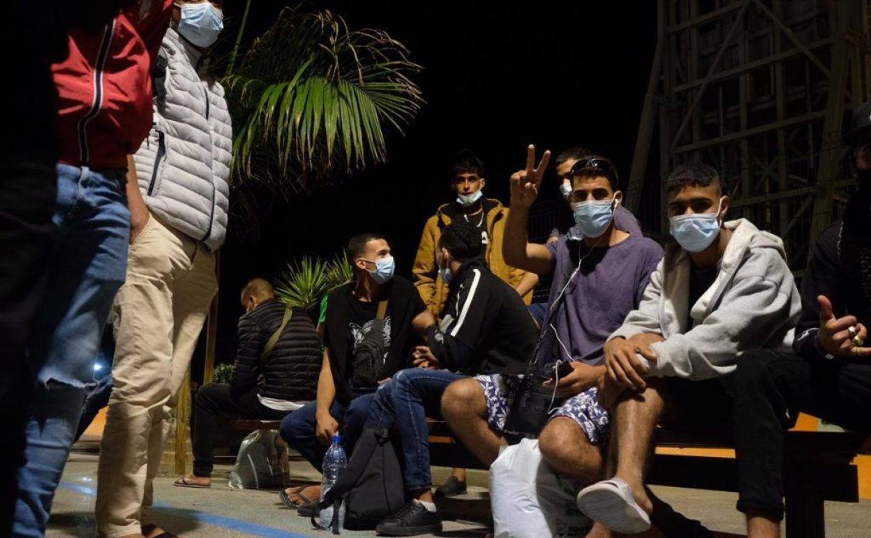 Imagen del grupo retenido en la capital tinfeña