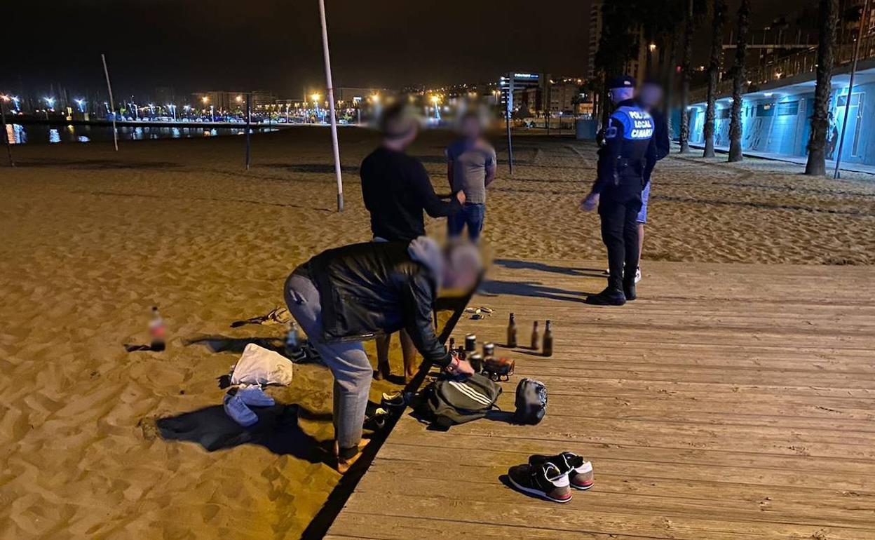 35 denuncias en una noche en la capital grancanaria por no llevar mascarilla