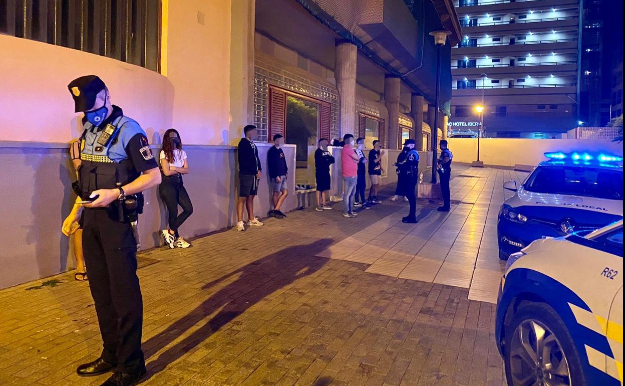 La Policía Local interviene en más de 10 botellones en la noche