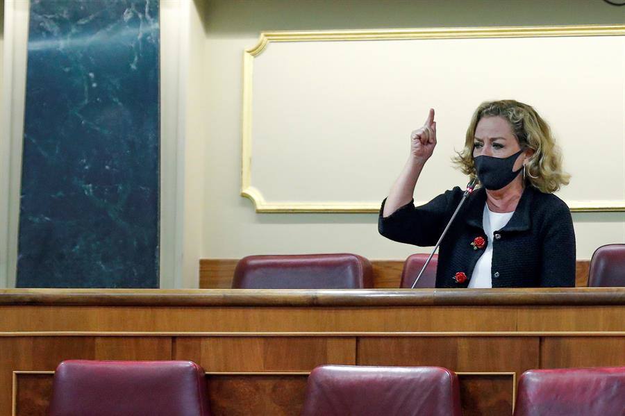 Ana Oramas, en su escaño del Congreso de los Diputados. 
