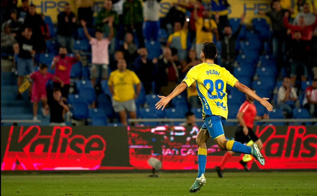 Desde que debutó con la UD Las Palmas, su trayectoria ha sido espectacular. 