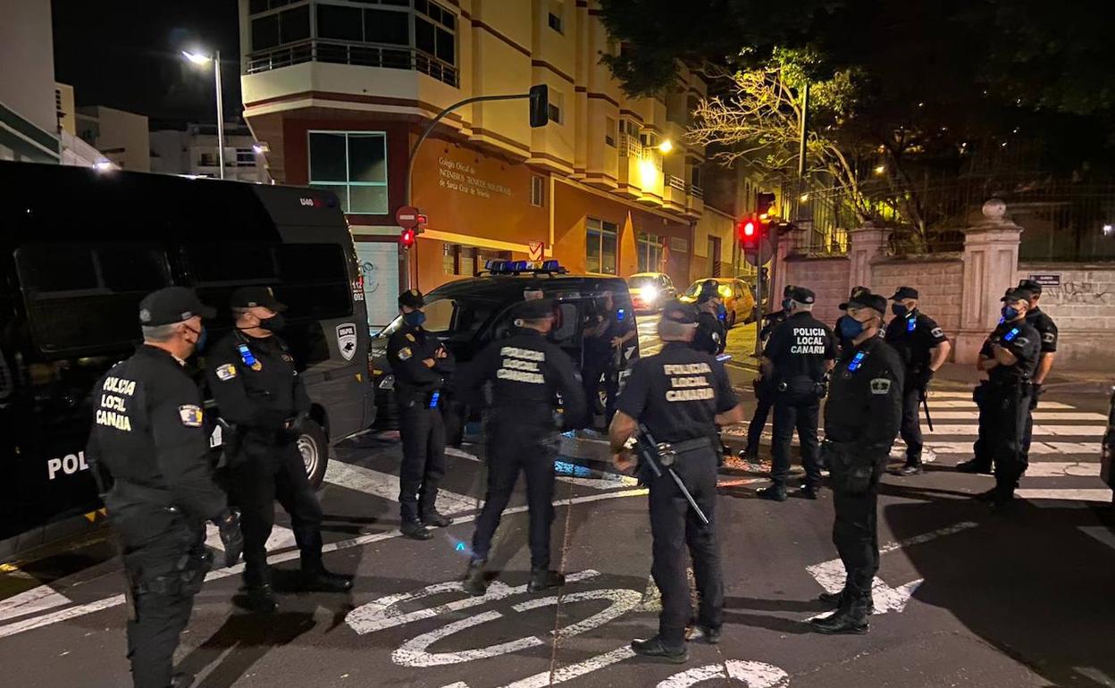 Levantan 232 actas por saltarse las medidas anticovid en la capital tinerfeña