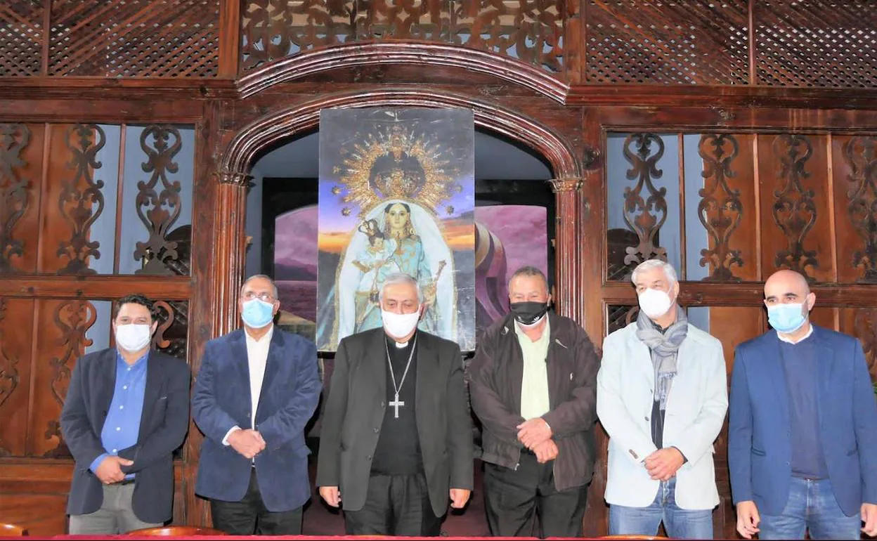 Imagen de la reunión de este martes en la que se decidió mantener la Bajada de la Virgen de los Reyes de 2021. 