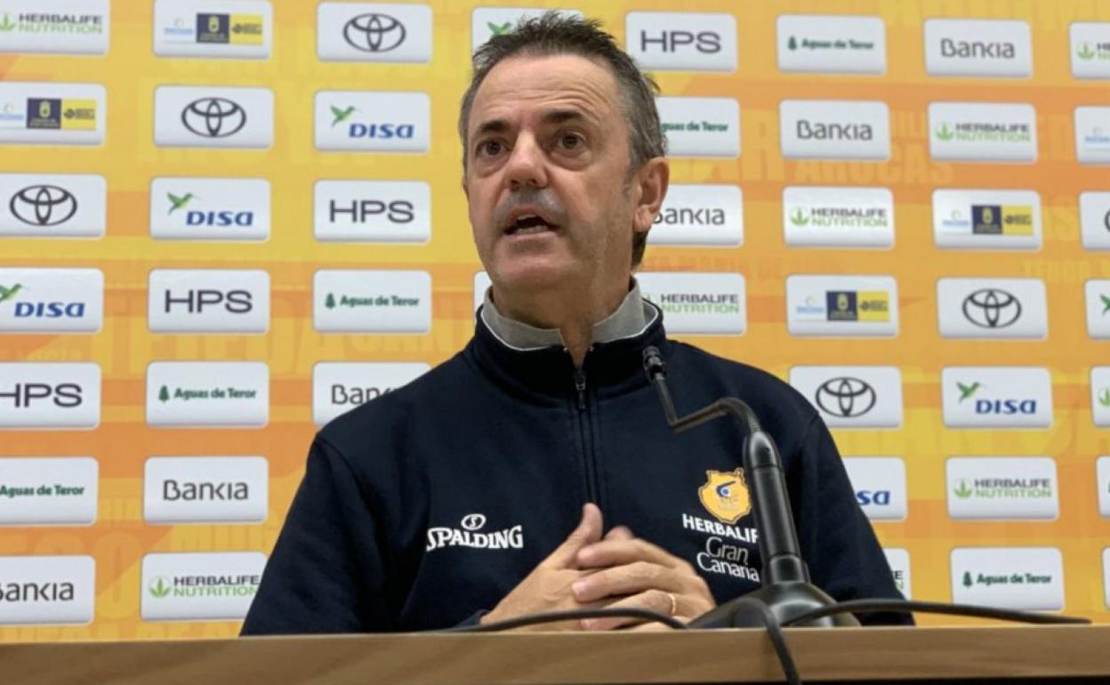 Fisac atendió a los medios locales para analizar la actualidad de su equipo en la previa del vital duelo de este domingo ante el Fuenlabrada. 