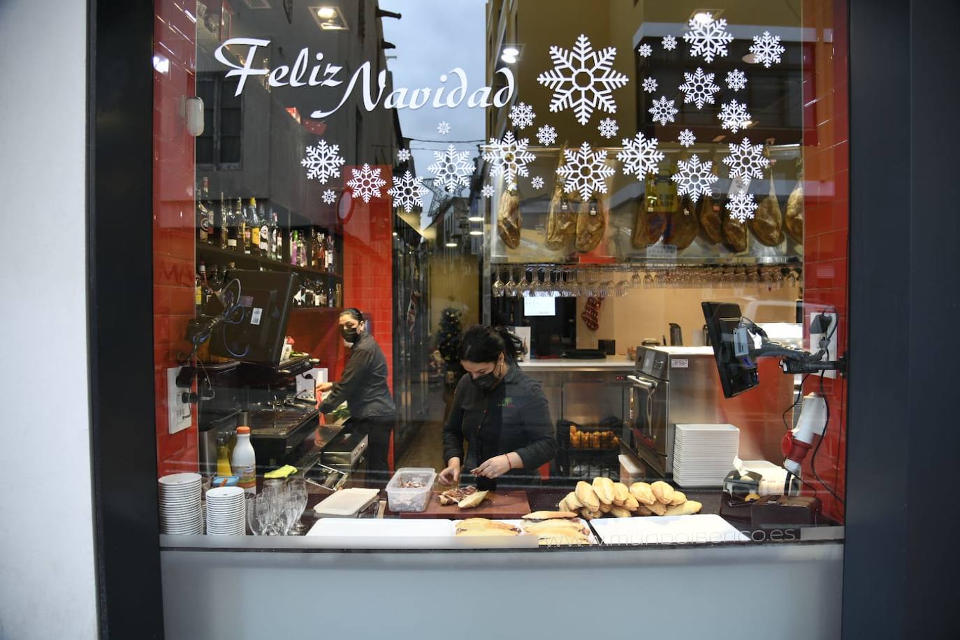 Los más madrugadores, los locales de hostelería listos para servir desayunos.