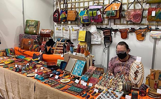 Feria de Artesanía en el parque San Telmo.