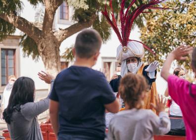Imagen secundaria 1 - Los Reyes Magos recorren todos los barrios de la Villa de Moya