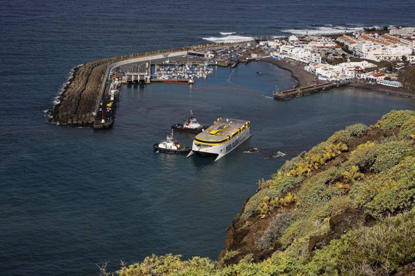 Fotos: Así está el barco encallado