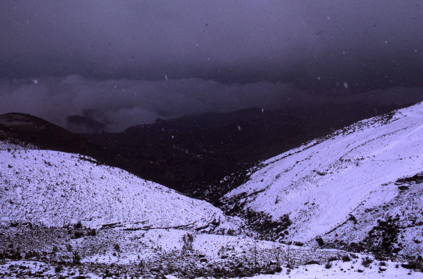 Barranco cumbrero cubierto de nieve años 70