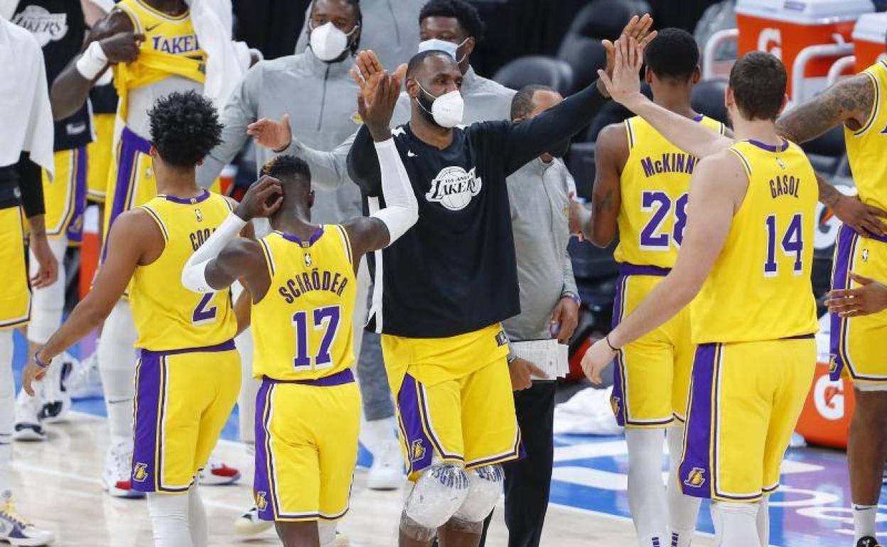 LeBron, Durant, Antetokounmpo y Doncic lideran a sus equipos