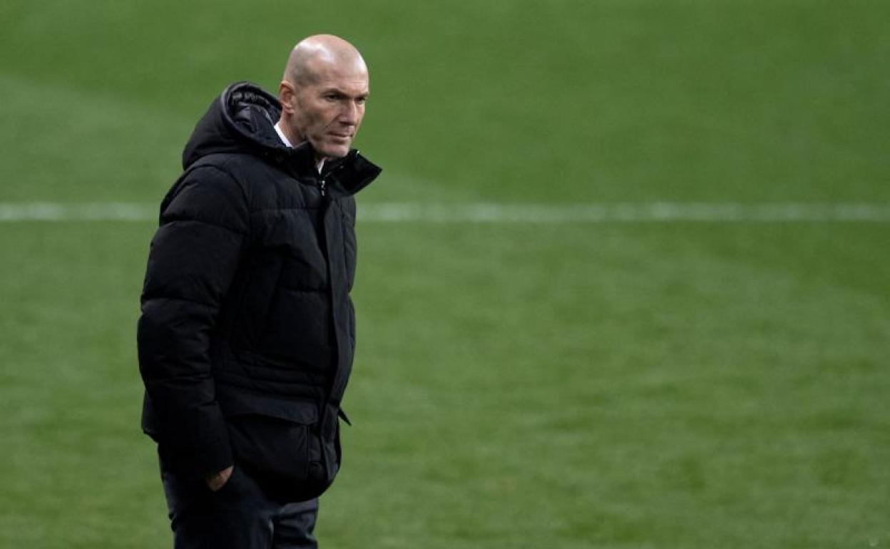 Zinedine Zidane, durante el partido disputado en La Rosaleda. 