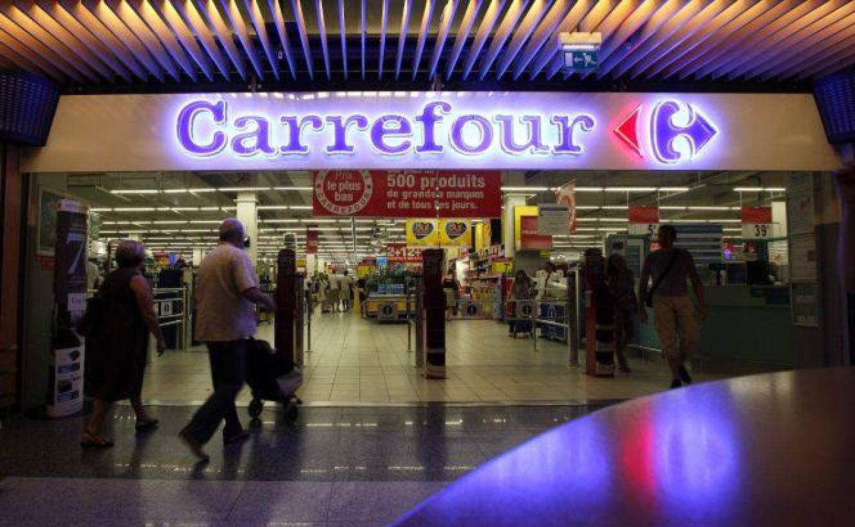 Interrumpidas las negociaciones para la fusión entre Carrefour y Couche-Tard