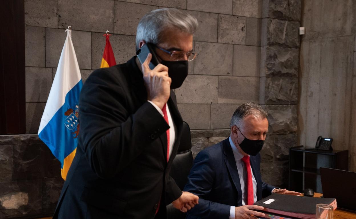 El Consejo de Gobierno tomó ayer un acuerdo sobre el paquete de ayudas directas del que el presidente y vicepresidente informarán hoy. 