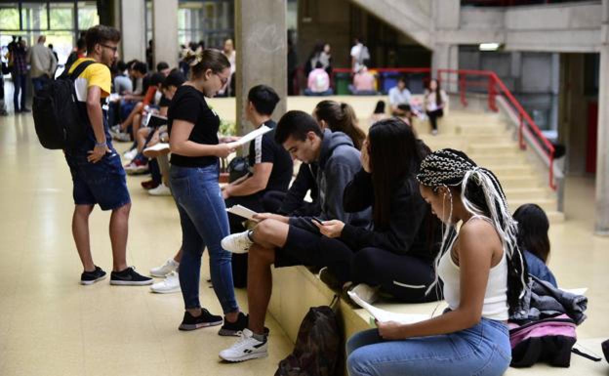 ¿Qué cuestiones tienen 'en proceso' este año Educación y Universidades?
