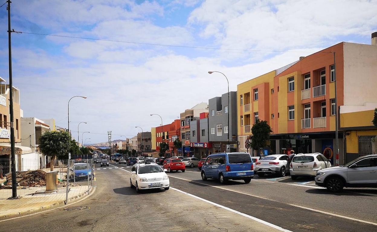 Vista parcial de la Avenida de Carlos V, en Carrizal. 