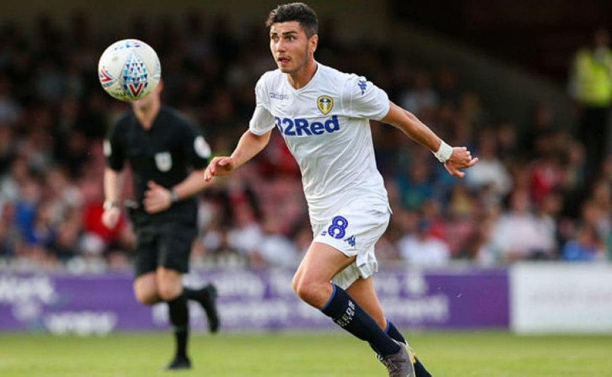 Rafa Mujica, en un encuentro disputado con el Leeds. 