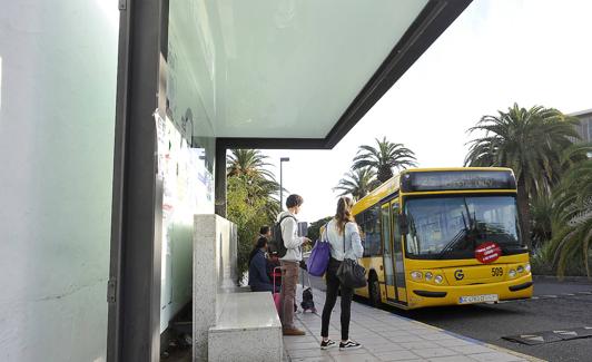 Imagen de archivo del servicio de guaguas en el campus de Tafira. 