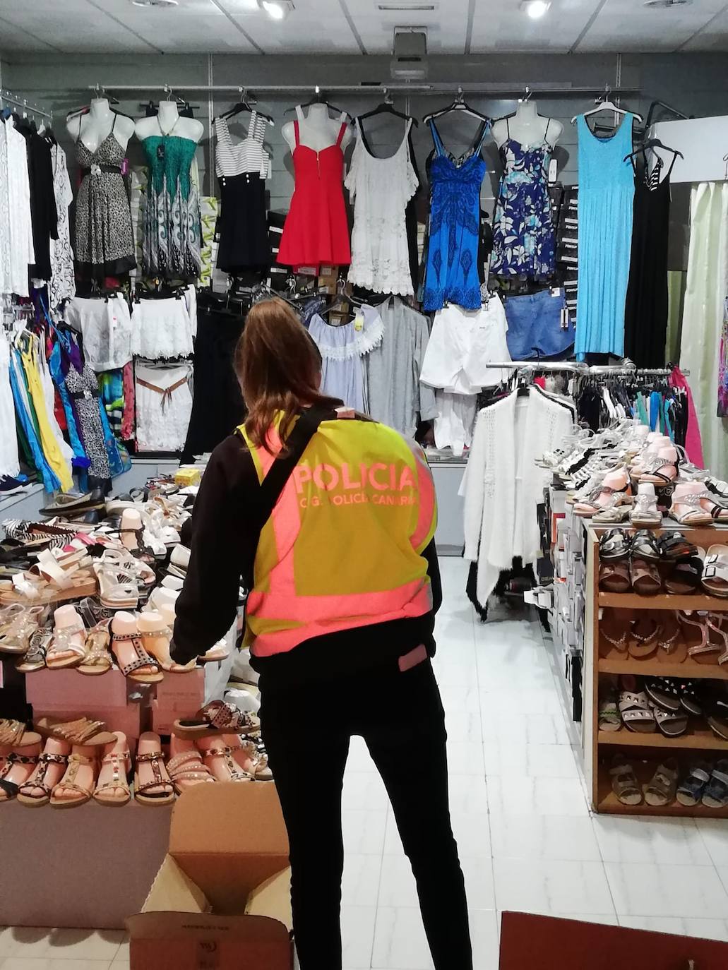 Fotos: Operativo policial contra las falsificaciones en el sur de Gran Canaria