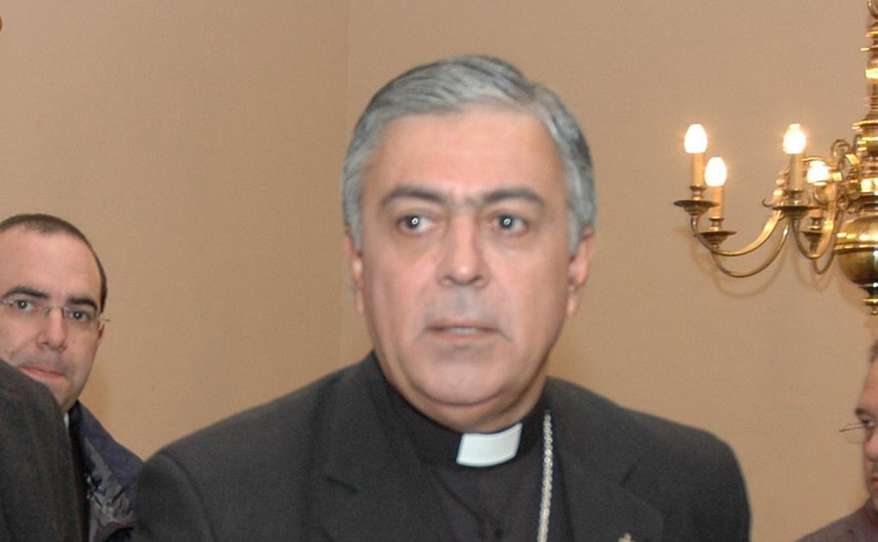 Bernardo Álvarez, vacunado para los líos a pares