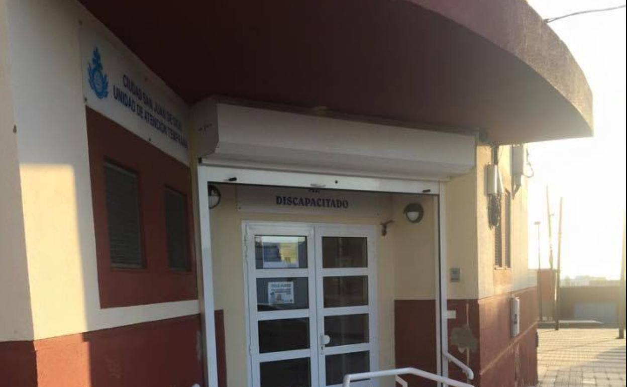 Exterior de las instalaciones donde funcionaba esta aula. 