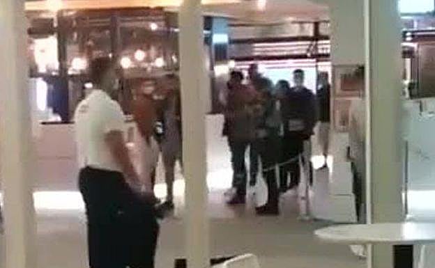 A golpes en Maspalomas por no llevar la mascarilla puesta