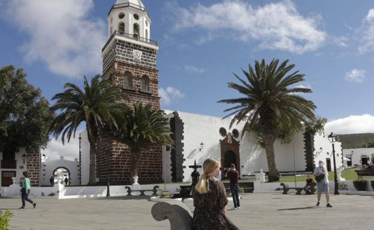Turistas en Teguise. 
