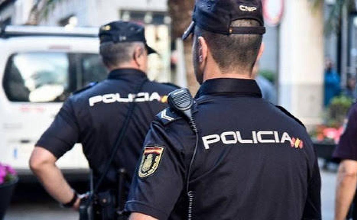 Detenida al contratar internet y móviles por 1.350 euros a nombre de su prima