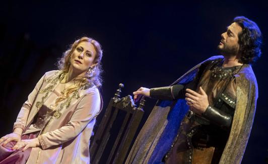Saioa Hernández, como Leonora, y Arturo Chacón-Cruz, como Manrico. 