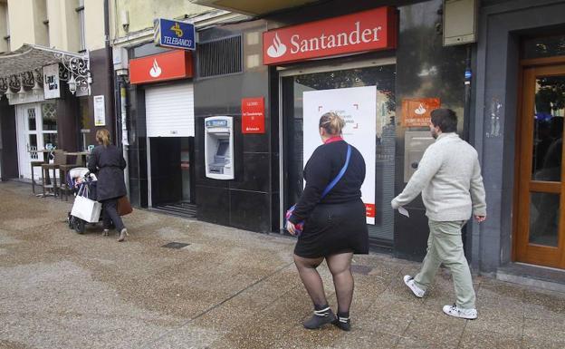 Santander ya ha aceptado la salida voluntaria de más de 1.000 trabajadores