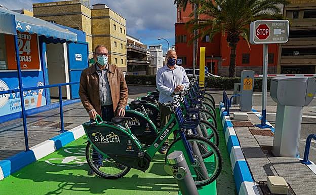 Imagen de archivo de la presentación de las bicicletas eléctricas en la estación de Mata. 