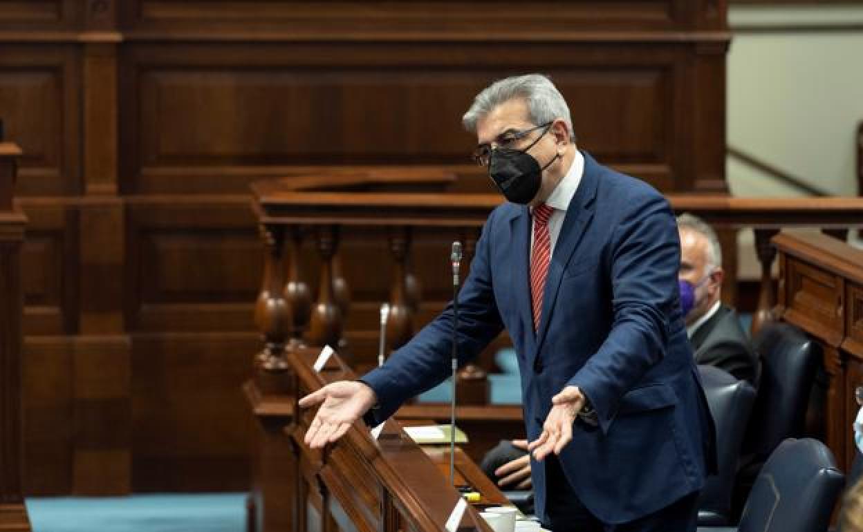 El vicepresidente y consejero de Hacienda, Román Rodríguez. 