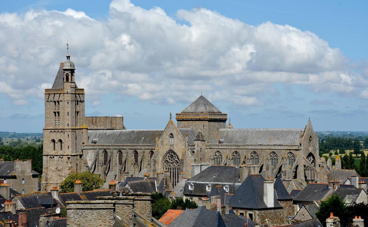 Catedral de Saint Samson, en Dol (Francia).