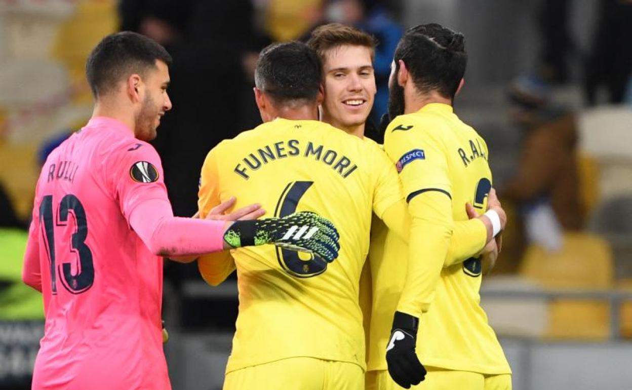Los jugadores del Villarreal celebran uno de los goles marcados en Kiev