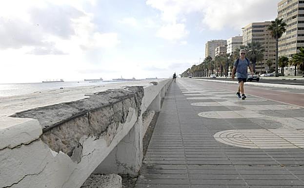 1,1 millones de euros para reponer los bancos de la Avenida Marítima
