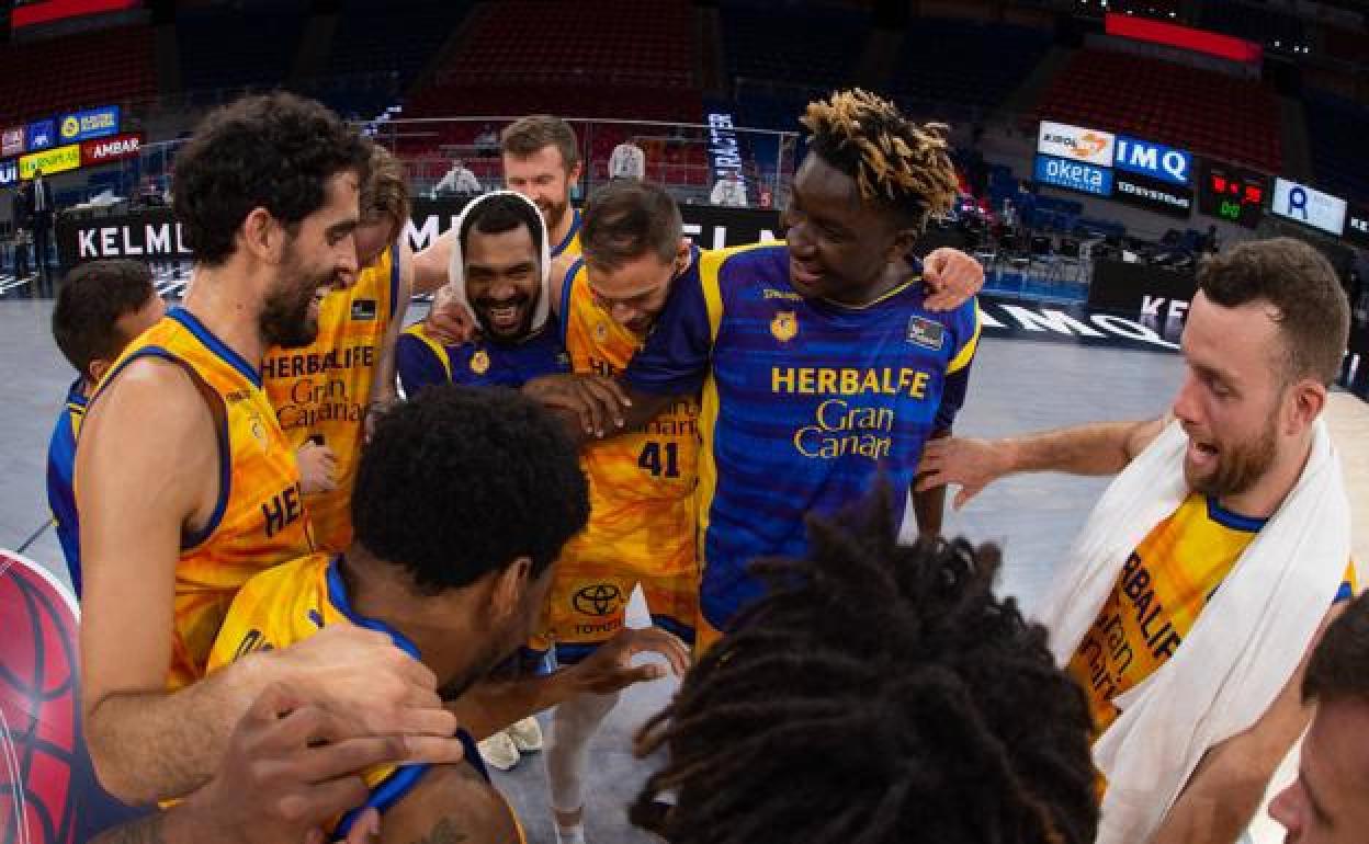 Partidazo de los amarillos en Vitoria. 