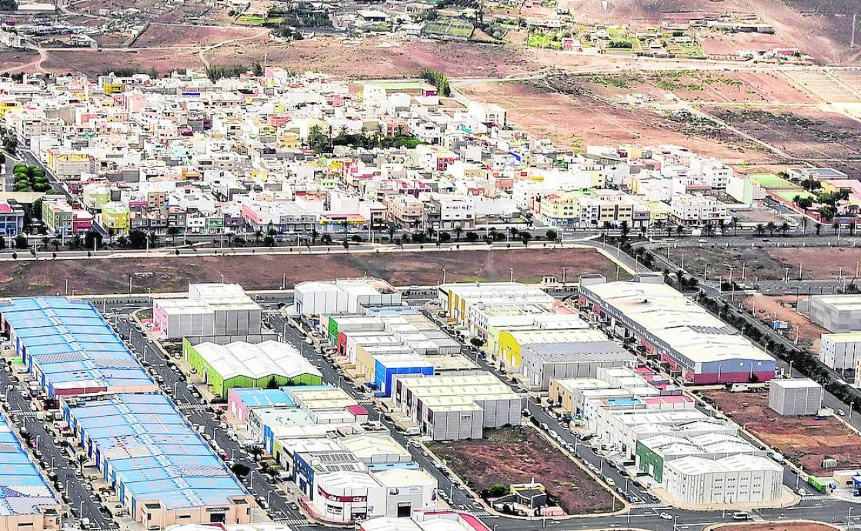 La futura ley canaria de industria aspira a elevar hasta el 10% el peso del sector en el PIB regional