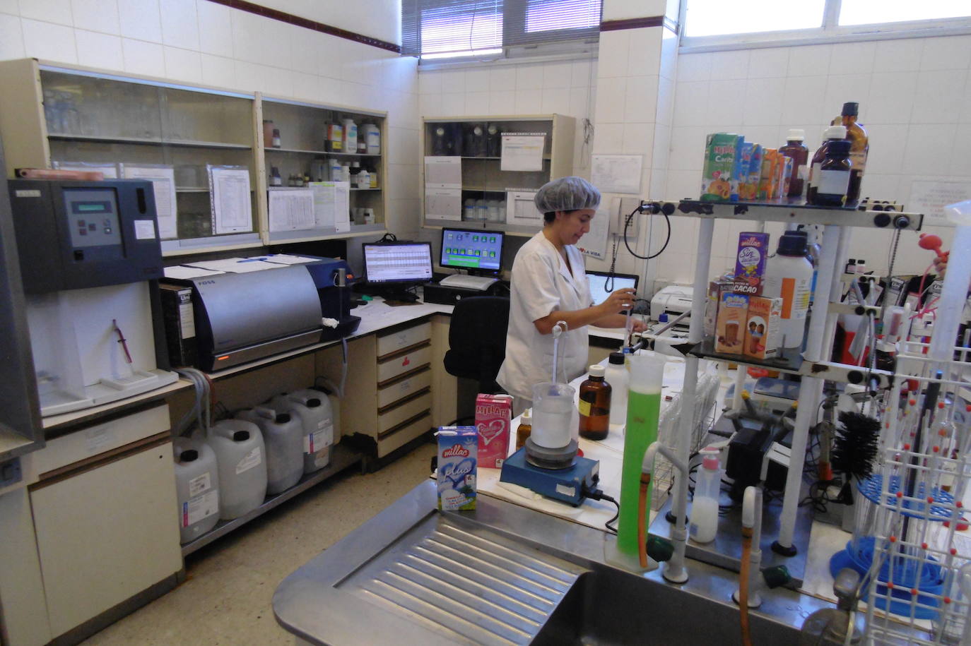 JSP es una de las grandes industrias de Canarias. Tiene entre sus clientes a los grandes de la distribución de España. 