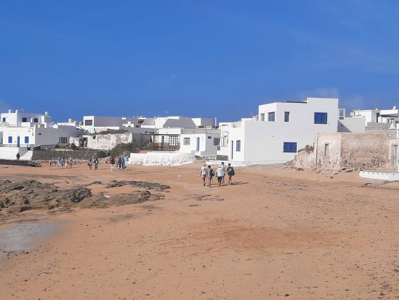 Fotos: La Graciosa cuelga el cartel de lleno esta Semana Santa