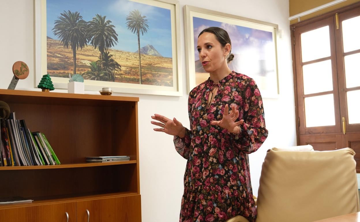 Jessica de León (Puerto del Rosario, 1984) dejó el periodismo cuando accedió a su primer cargo público como concejala. 