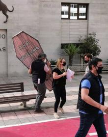 Imagen secundaria 2 - Los hosteleros vuelven a salir a la calle para denunciar su situación