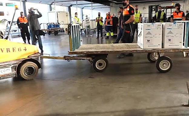 Llegan más vacunas de Pfizer este lunes a Canarias