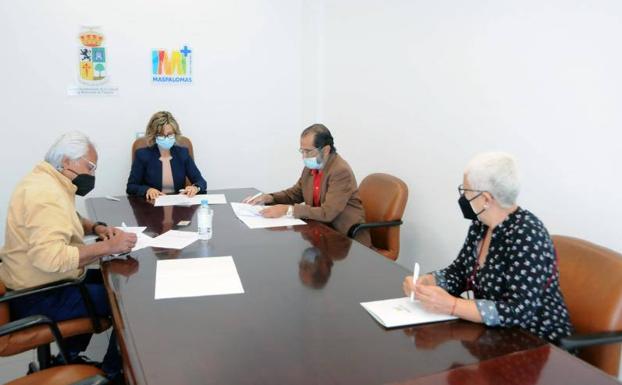 San Bartolomé de Tirajana y la Fundación Canaria Universo Unido de Fund Grube firman un convenio para el apoyo escolar