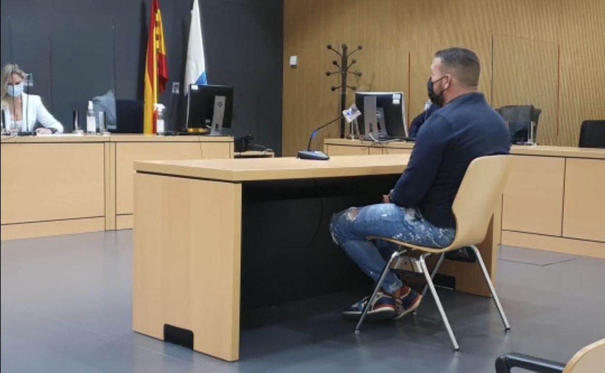 El acusado, en el juicio. 