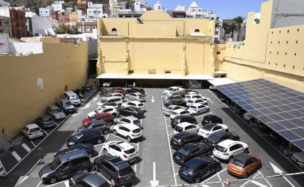 Estacionamiento del Cabildo anexo a la Casa Palacio, en la calle Buenos Aires. 