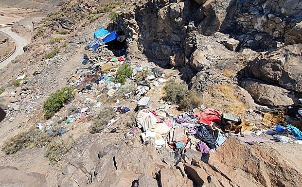 Basura en El Confital. 