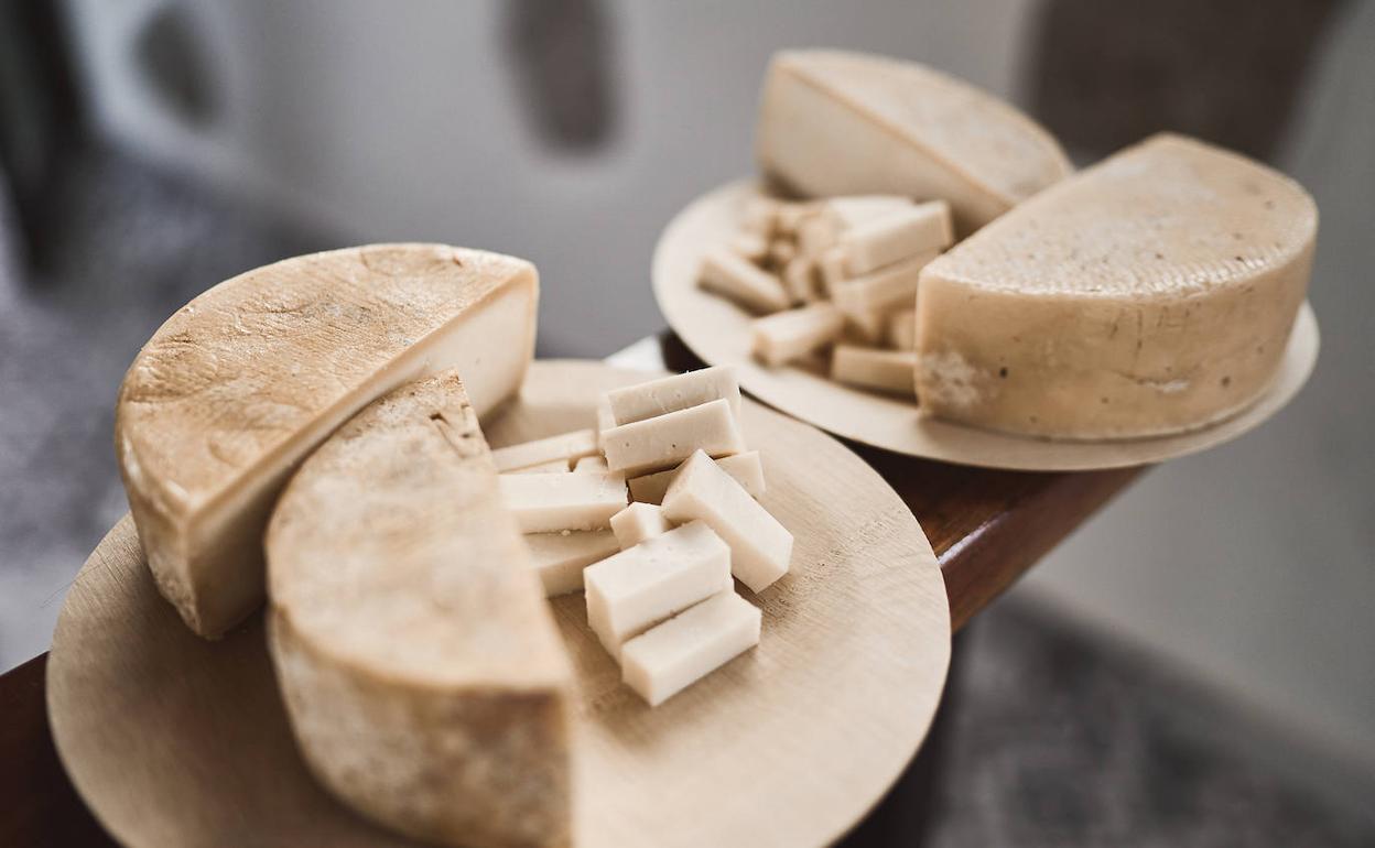 Estos son algunos de los quesos que están a la venta.