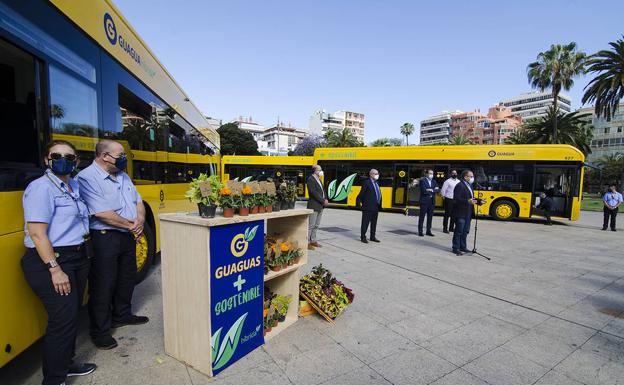 Presentación de las nuevas guaguas. 